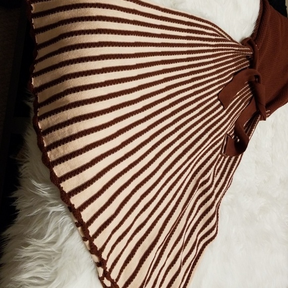 Beautiful belted dress size medium - Picture 3 of 8